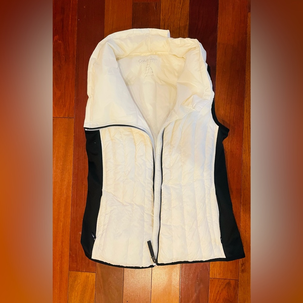 Calvin Klein - Off white vest with cowl like collar